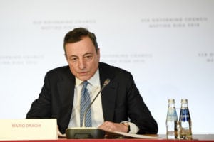Draghi costretto a tenere insieme l’Europa da solo