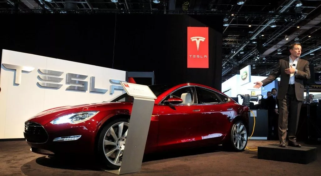 financialounge -  batterie brevetti Elon Musk Panasonic settore automobilistico Tesla Wall Street