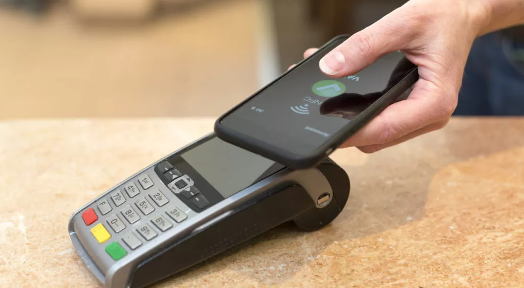 financialounge -  contactless Invesco pagamenti elettronici smart