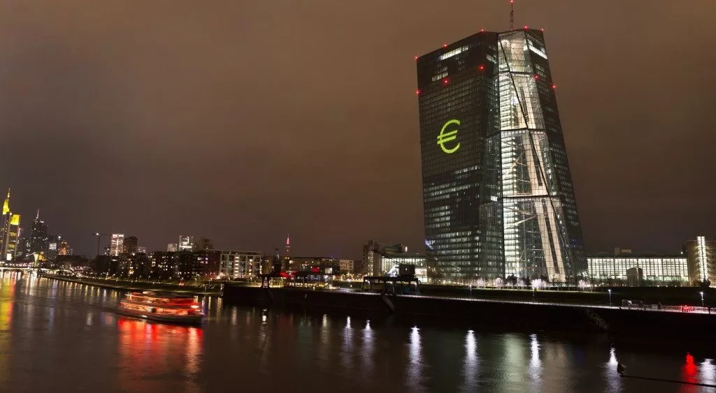 financialounge -  crisi europa Gareth Isaac mercati obbligazionari Schroders tassi di interesse