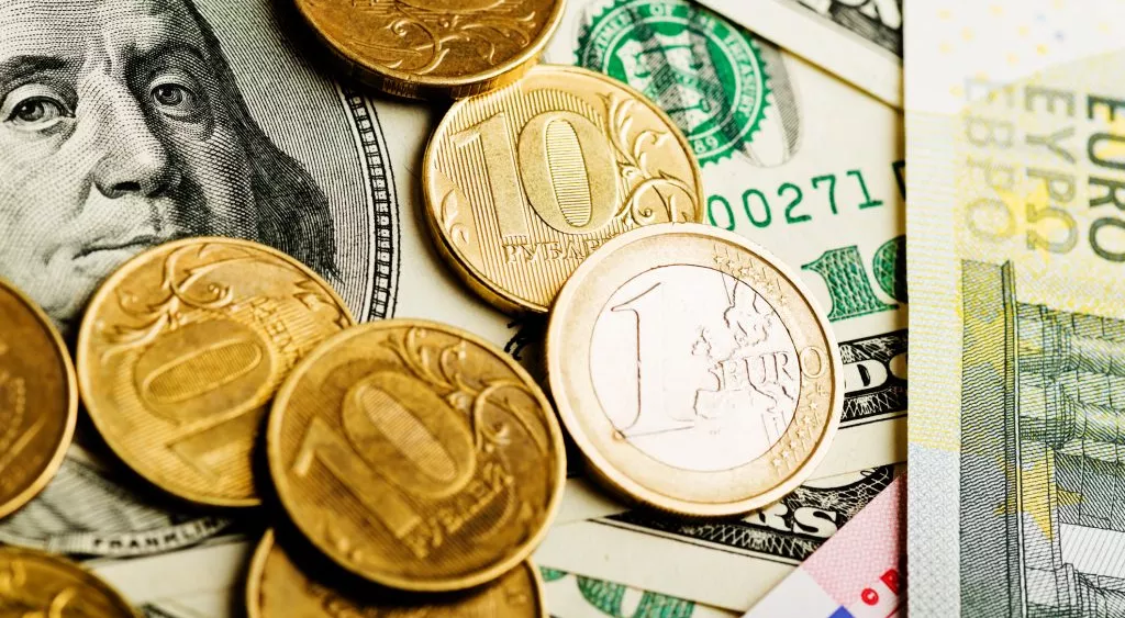 financialounge -  Amundi dollaro euro mercati valutari petrolio USA