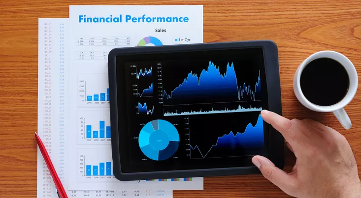 financialounge -  AllianceBernstein Marcus Morris-Eyton Thorsten Winkelmann titoli industriali