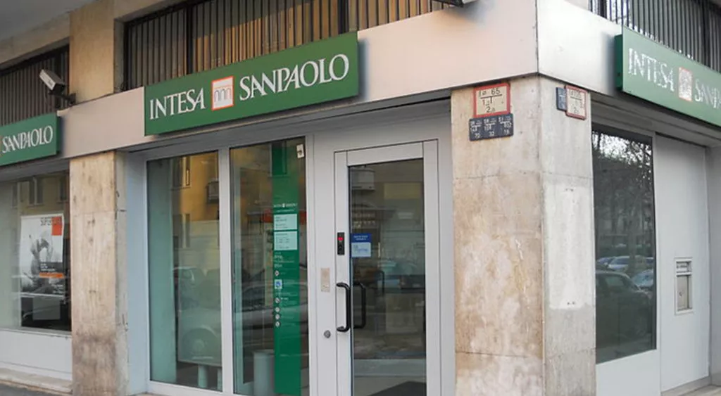 financialounge -  boom Carlo Messina credito Intesa Sanpaolo NPL ricavi utile