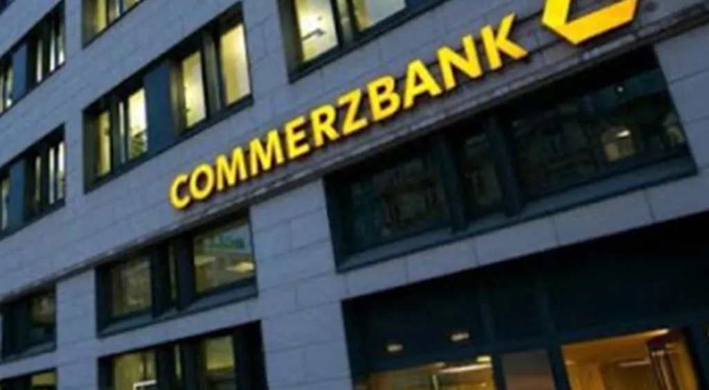 financialounge -  BTP Commerzbank daily news moody's rating