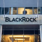 BlackRock riduce il rischio: credito meglio delle azioni