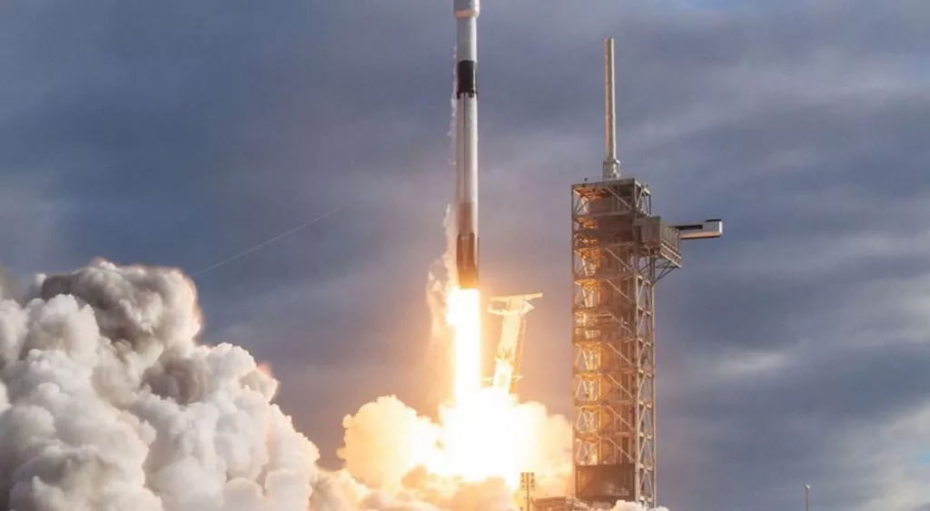 financialounge -  Elon Musk falcon 9 spacex