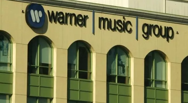 financialounge -  #BlackOutTuesday boom IPO Wall Street Warner Music Group