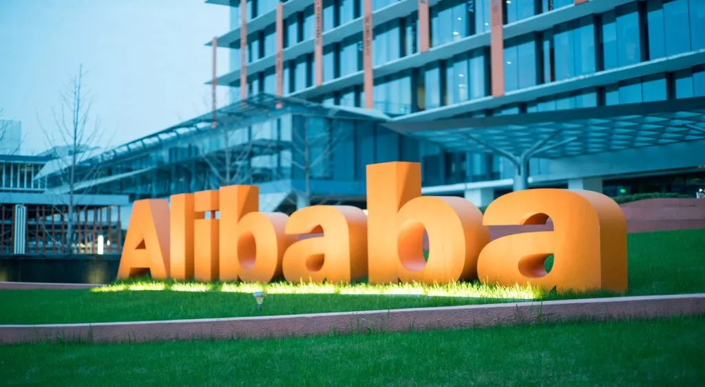 financialounge -  Alibaba Amazon e-commerce smart Tech