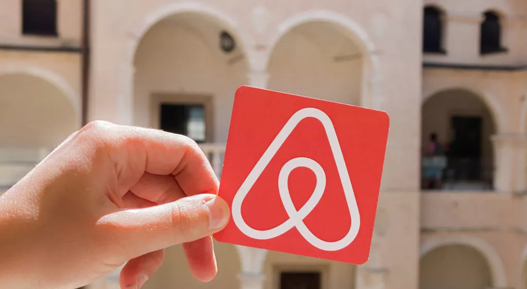 financialounge -  Airbnb IPO Wall Street