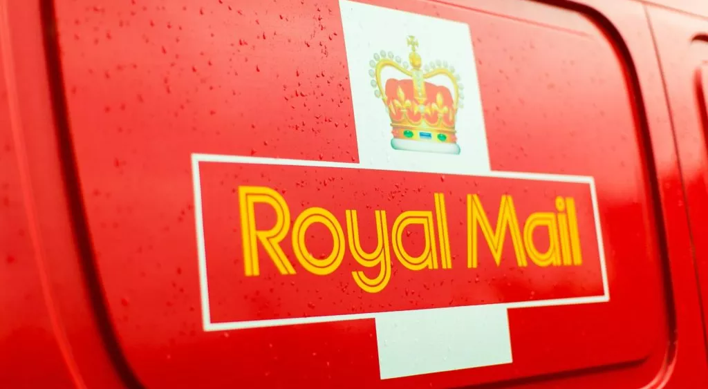 financialounge -  Poste Italiane Royal Mail