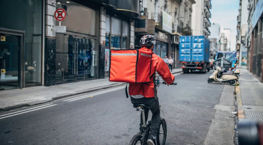 financialounge -  Bookdealer Delivery Feltrinelli librerie Rider