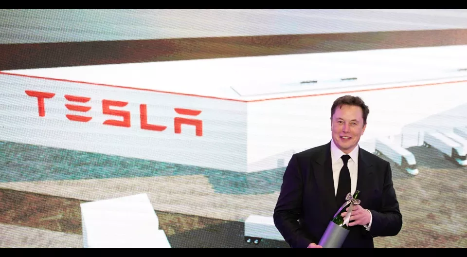 financialounge -  Elon Musk long short equity Tesla