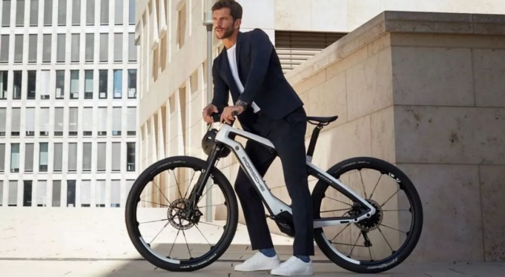 financialounge -  E-bike porsche Smart Life trasporti