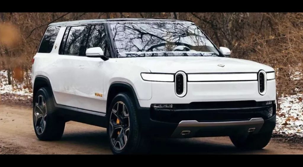 financialounge -  auto elettrica Rivian smart Tesla