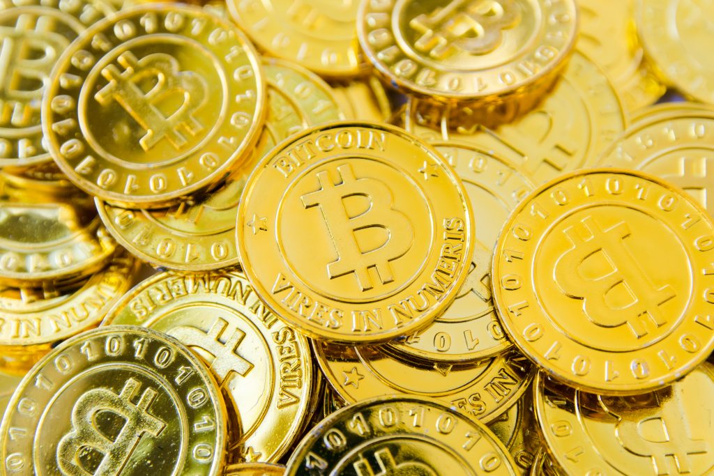 Bitcoin riprende la corsa e arriva a 71.000 dollari