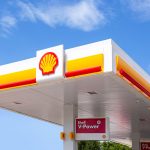 Shell smette di comprare petrolio da Mosca e chiude tutte le stazioni di servizio in Russia