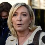 Le Pen recupera su Macron, decennale francese sui massimi e Borsa giù