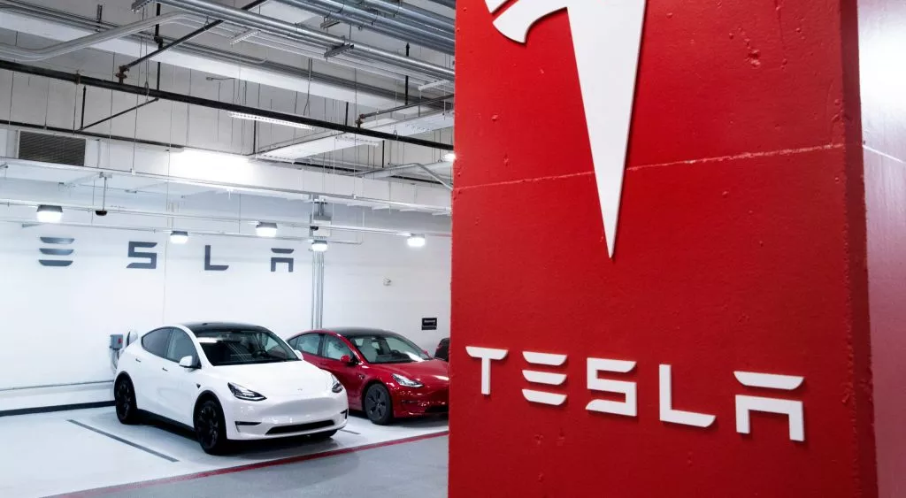 financialounge -  auto Tesla Trimestrale