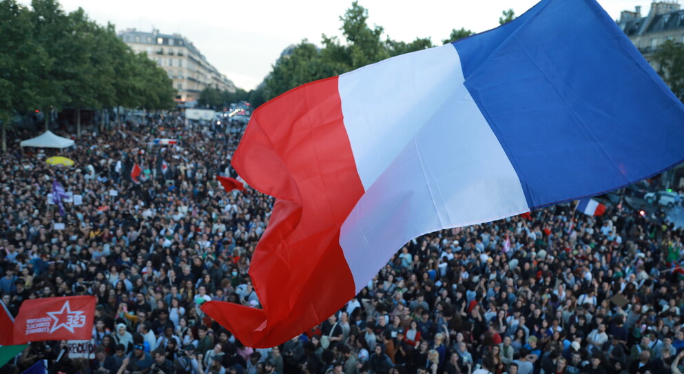 Azioni e bond, prudente ottimismo tra gli analisti dopo il voto in Francia: focus sull’esecutivo