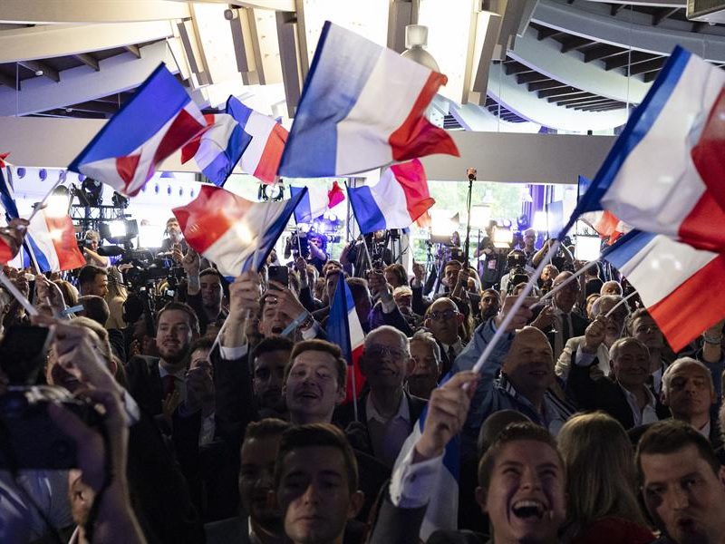 financialounge -  borsa elezioni francia mercati spread