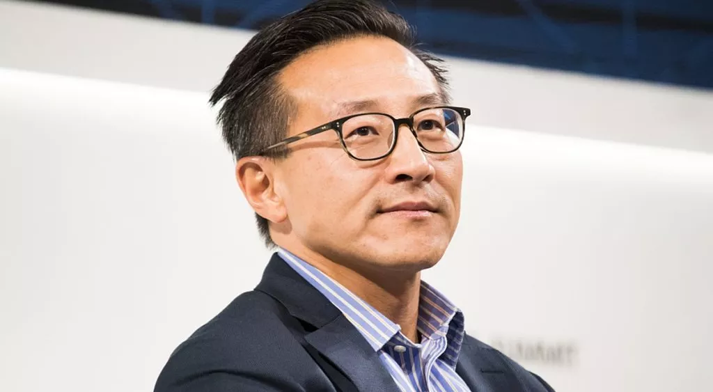 financialounge -  Alibaba data center dot-com intelligenza artificiale Joseph Tsai